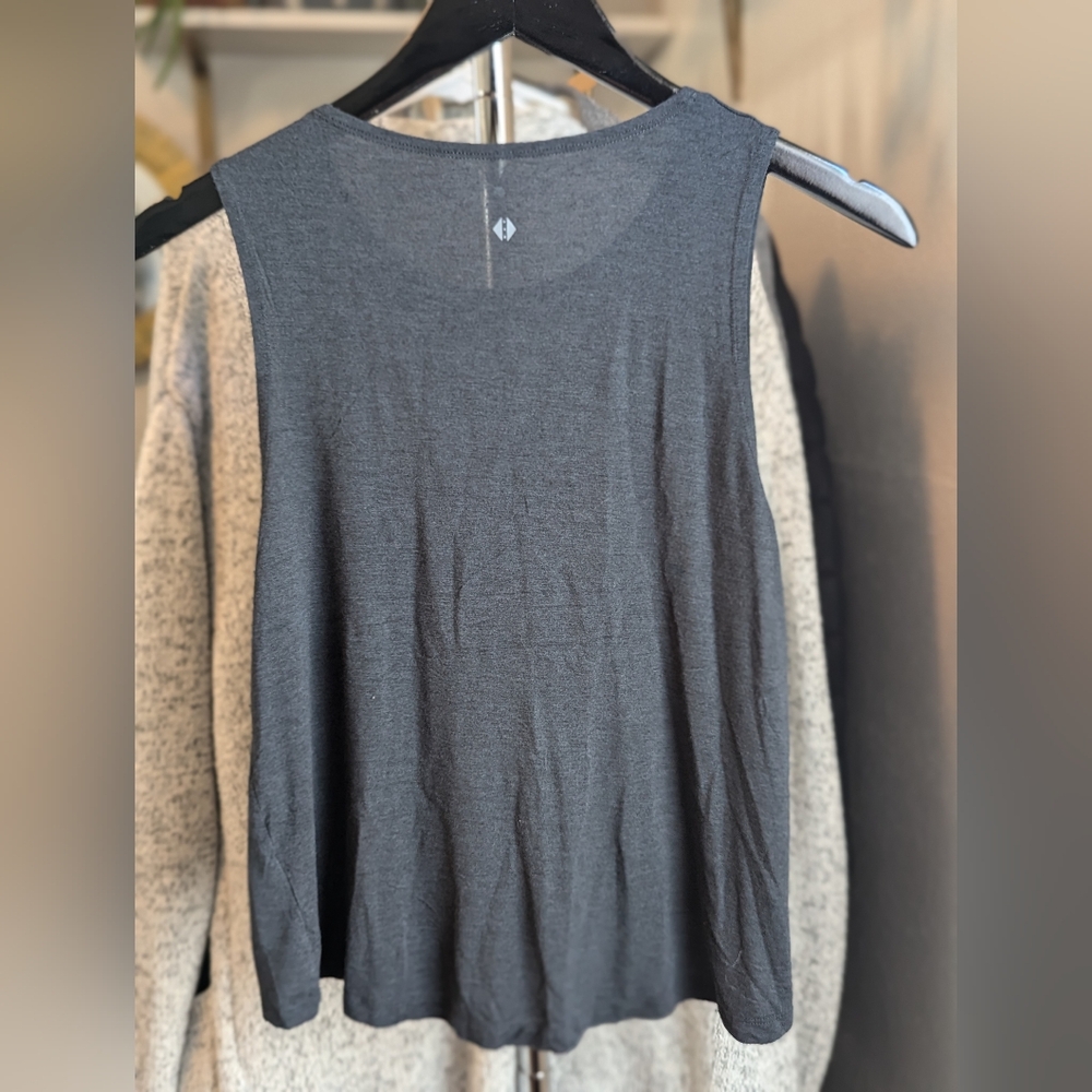 Tavi Noir CycleBar Flowy Tank Top Workout Shirt - Picture 2 of 4